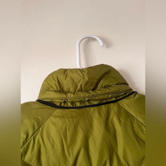 The North Face Women's Olive 550 Puffer Down Jacket
Size Small - Picture 4 of 5